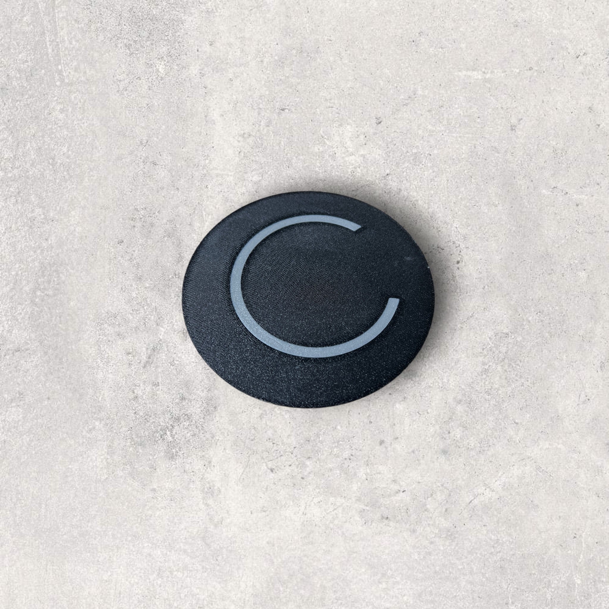 Clever Ladeboks Dæksel - praktisk beskyttelse til Clever ladeboks for sikker opladning fra JM Dimensions