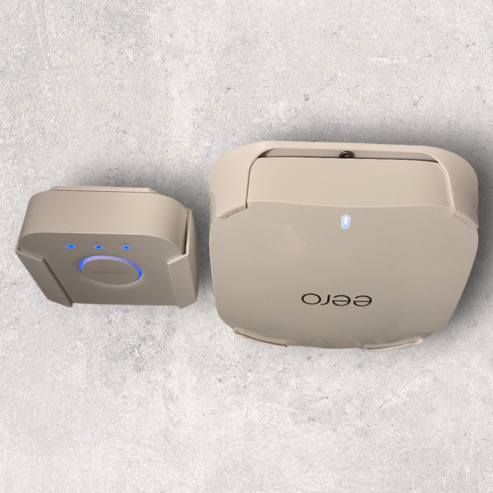 Eero Pro 6E Monteringsbeslag til væg og loft - praktisk holder til diskret Wi-Fi montering fra JM Dimensions