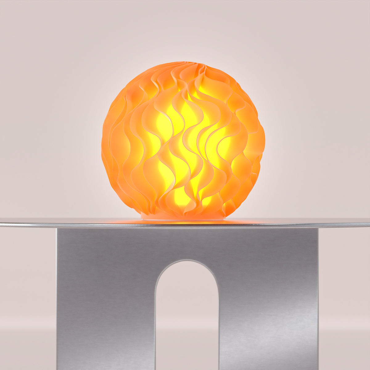 Leora O10 Growth Skulpturlampe set fra siden