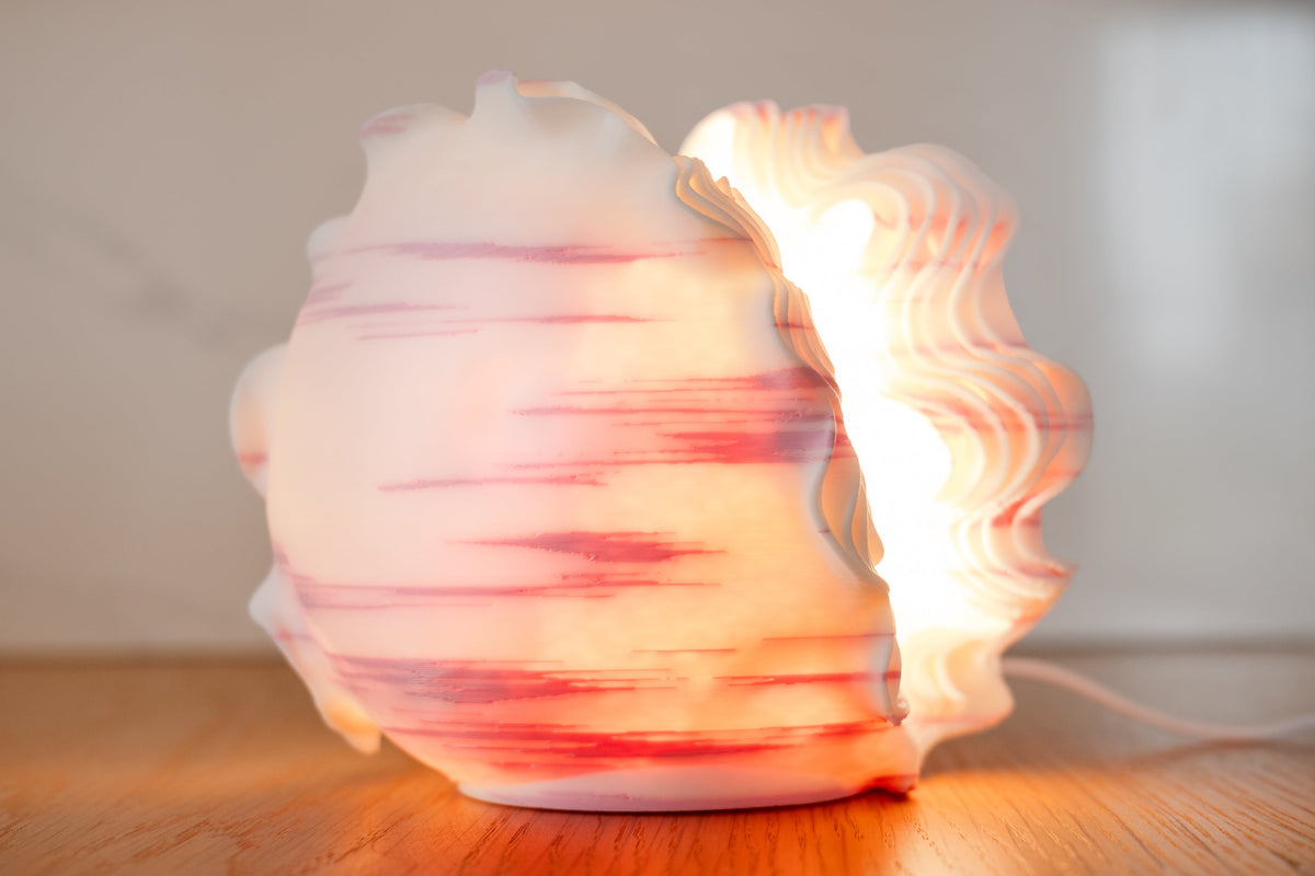 Nærbillede af Leora O11-s Ocean Petals Mini Lampe