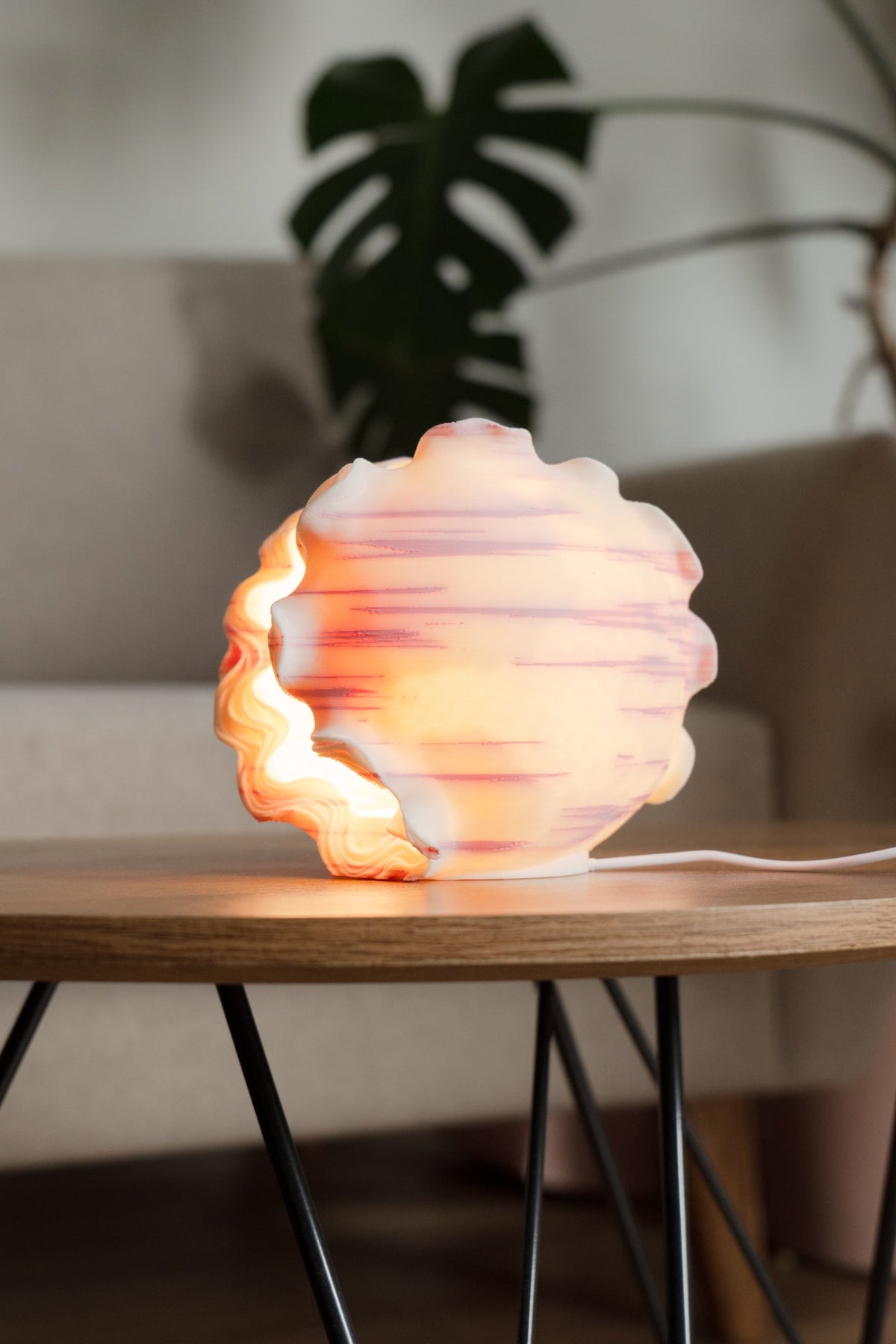 Leora O11-s Ocean Petals Mini Lampe i et boligmiljø