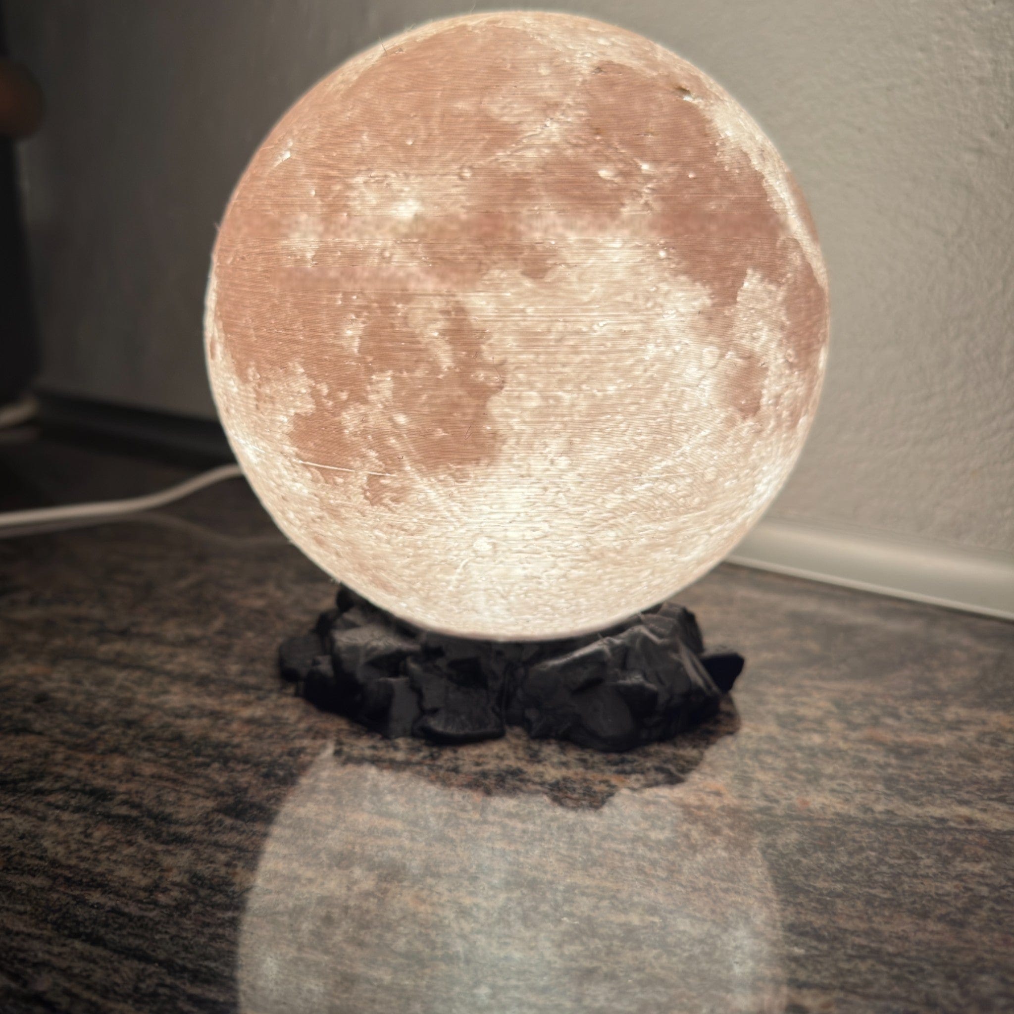 Månelampe - Ø20 cm - varm hvid ambient natbordslampe til stue og kontor fra JM Dimensions