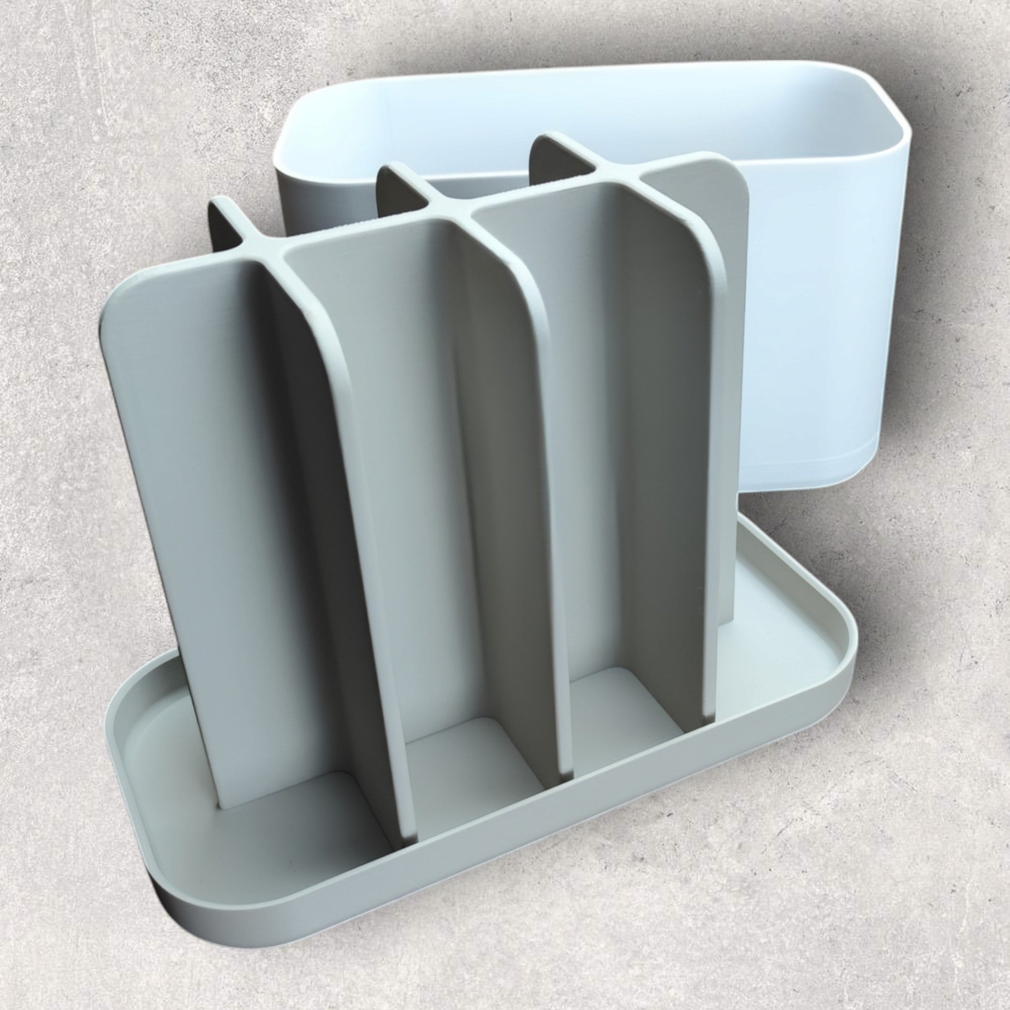 Moderne badeværelsesorganisator - tandbørsteholder og praktisk opbevaring fra JM Dimensions