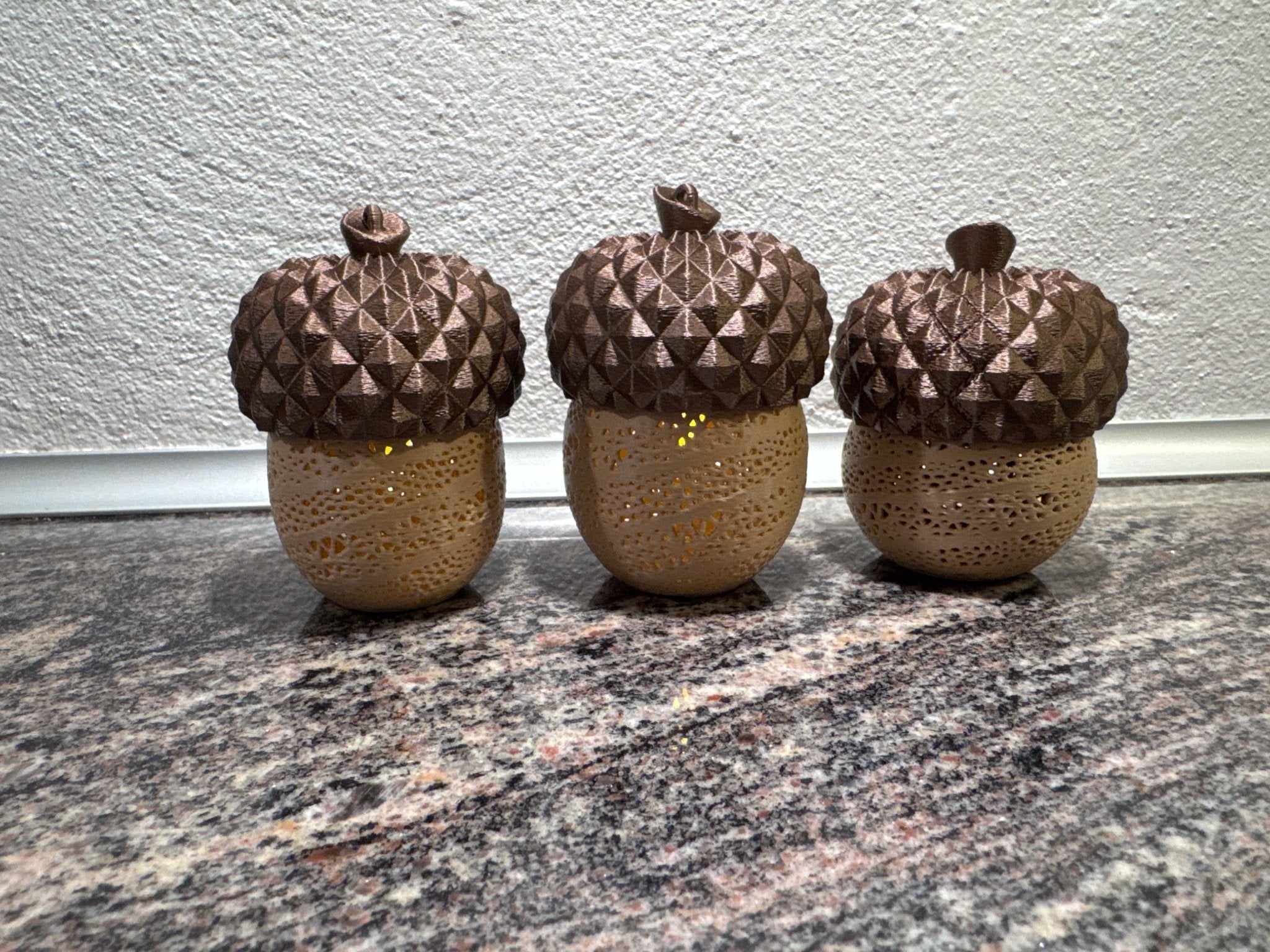 NUKD Agern Dekoration - Hængende eller Stående fra JM Dimensions