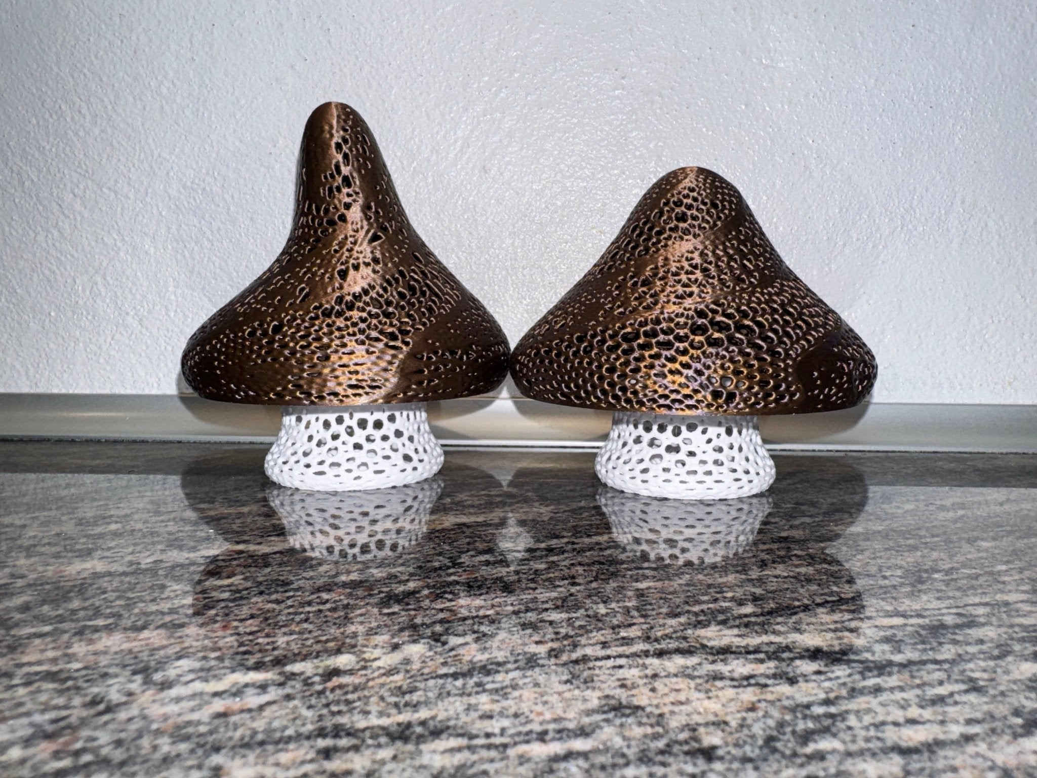 NUKD Stumpy Svampekollektion - dekorative svampedekorationer til hyggebelysning fra JM Dimensions