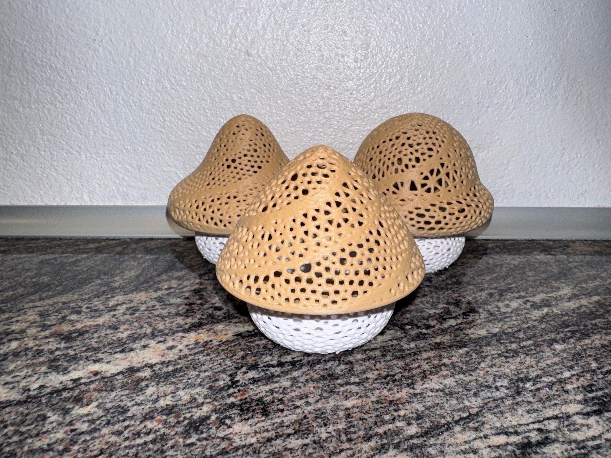 NUKD Stumpy Svampekollektion - dekorativ svampedekoration til hyggelig boligindretning fra JM Dimensions