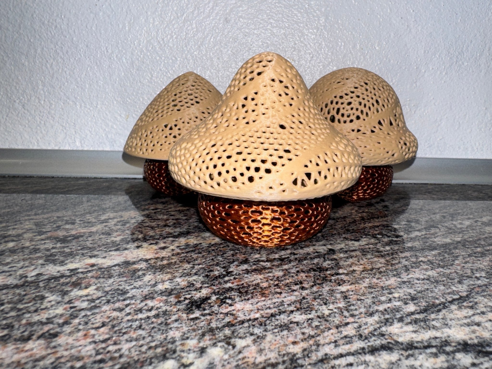 NUKD Stumpy Svampekollektion - dekorative svampefigurer til boligindretning fra JM Dimensions