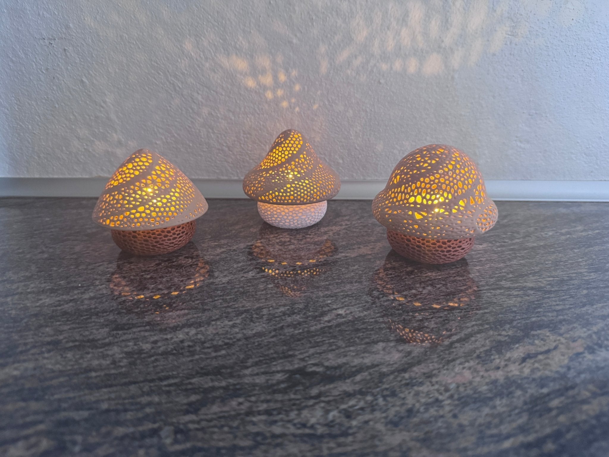 NUKD Stumpy Svampekollektion - dekorative svampeskulpturer til hyggelig boligindretning fra JM Dimensions