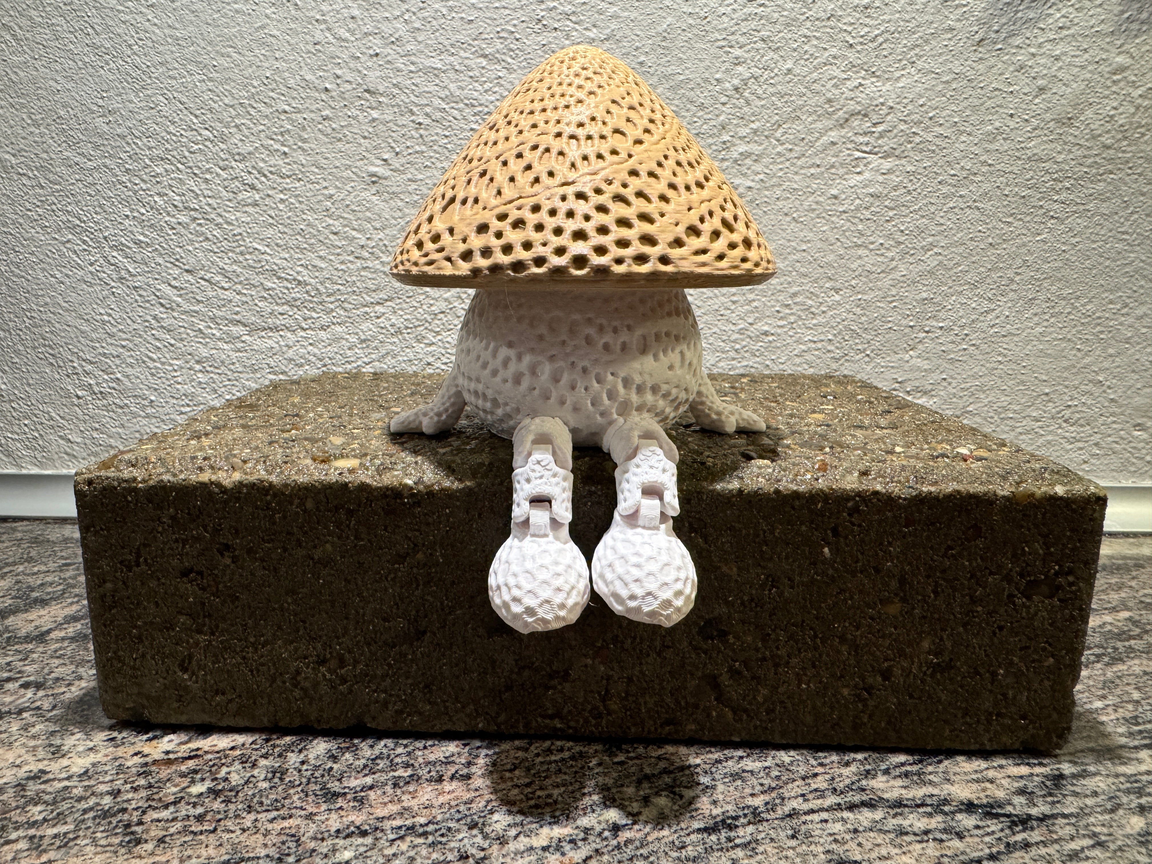 Svampebeholdere med Ben - dekorativ opbevaring og kreativ hyldedekoration til hjemmet fra JM Dimensions