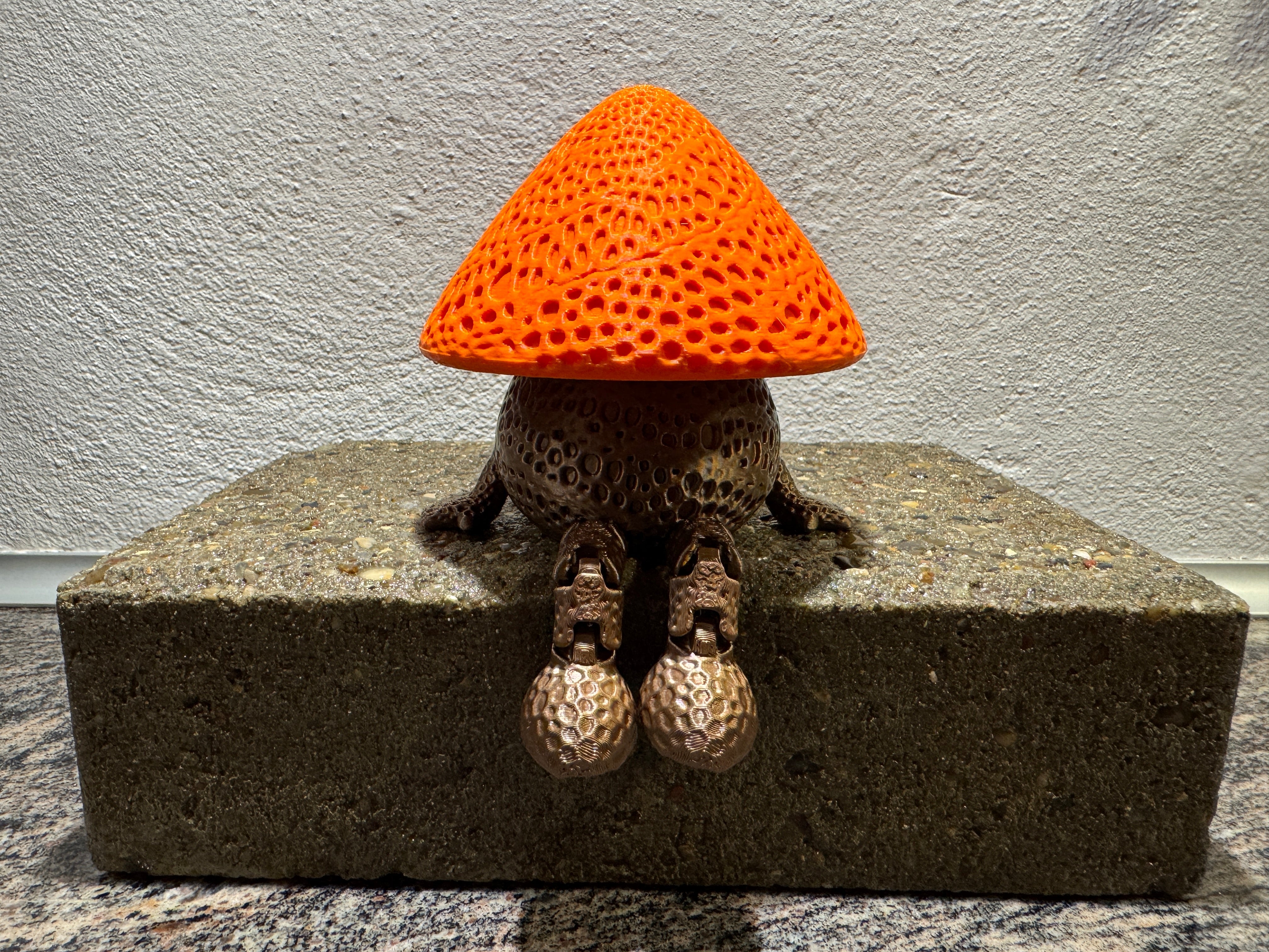 Svampebeholdere med ben - dekorative småtingsholdere og sjov opbevaringsløsning fra JM Dimensions