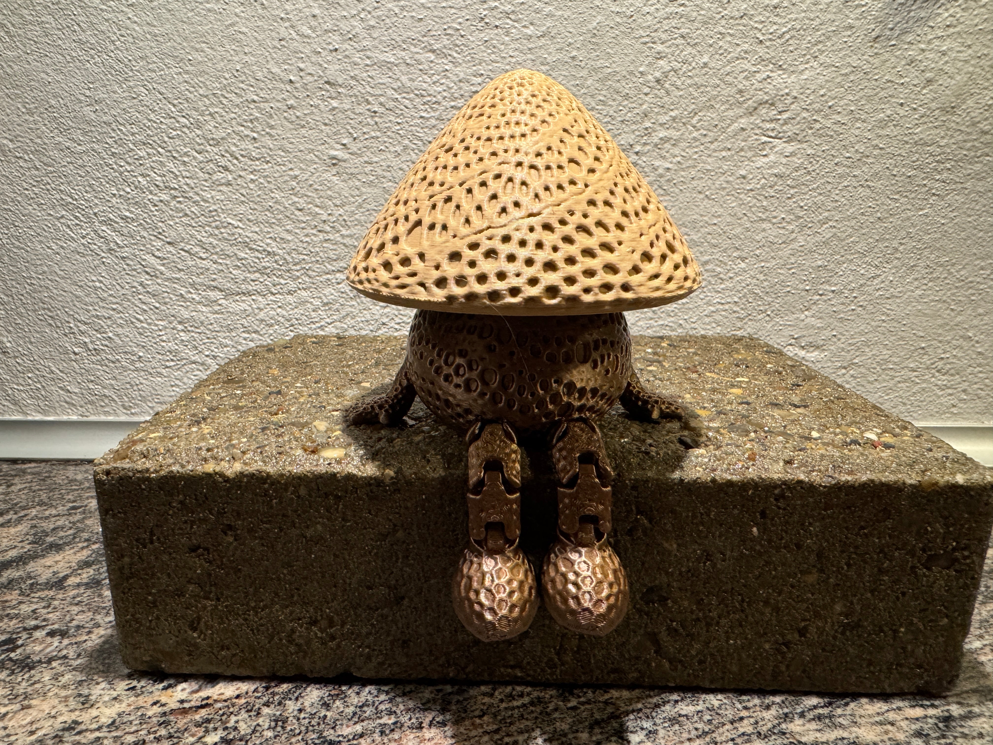 Svampebeholdere med ben - dekorativ opbevaringsløsning og kreativ hyldedekoration fra JM Dimensions