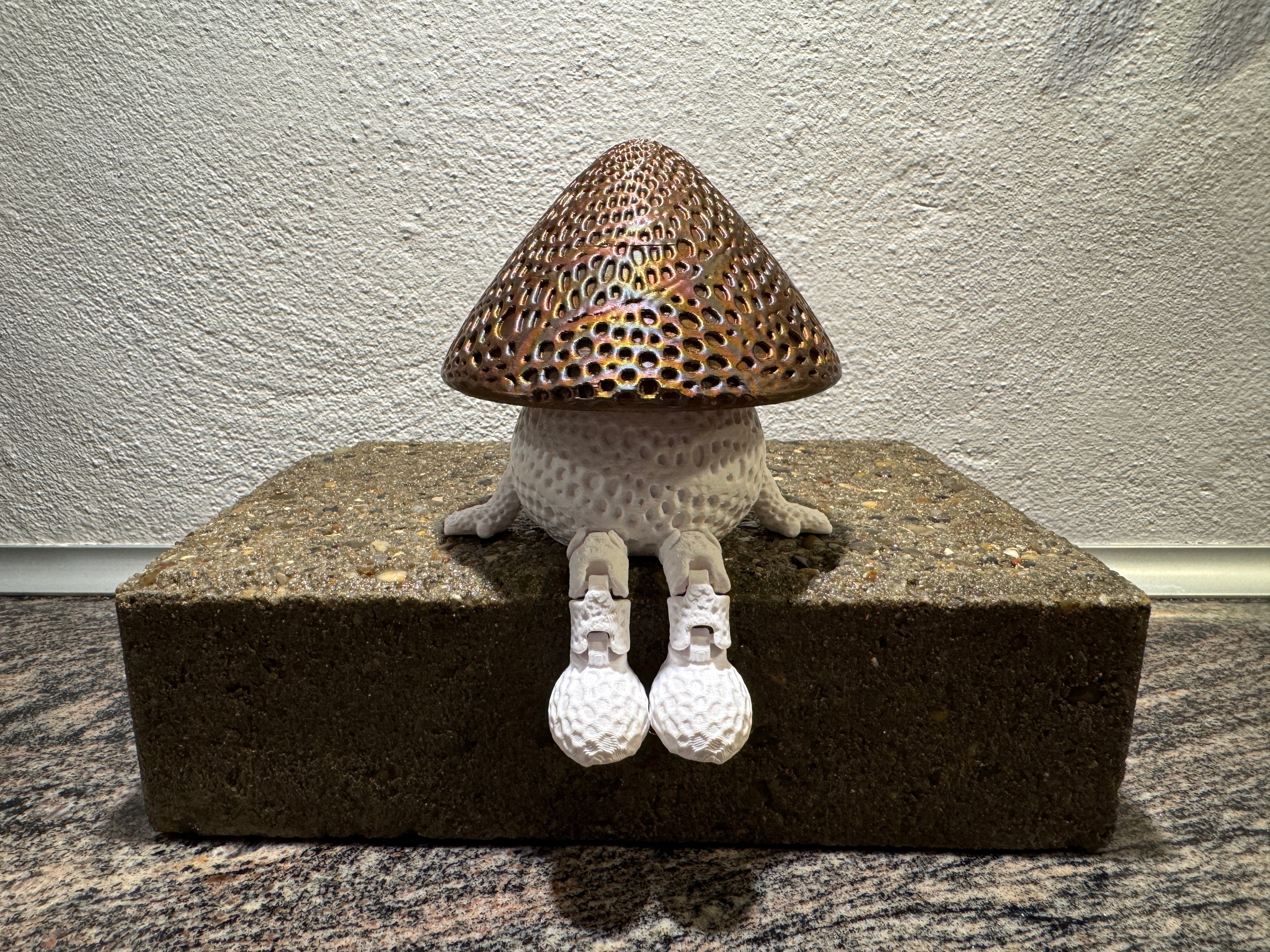 Svampebeholdere med ben - dekorativ opbevaringsfigur og praktisk småtingsholder fra JM Dimensions