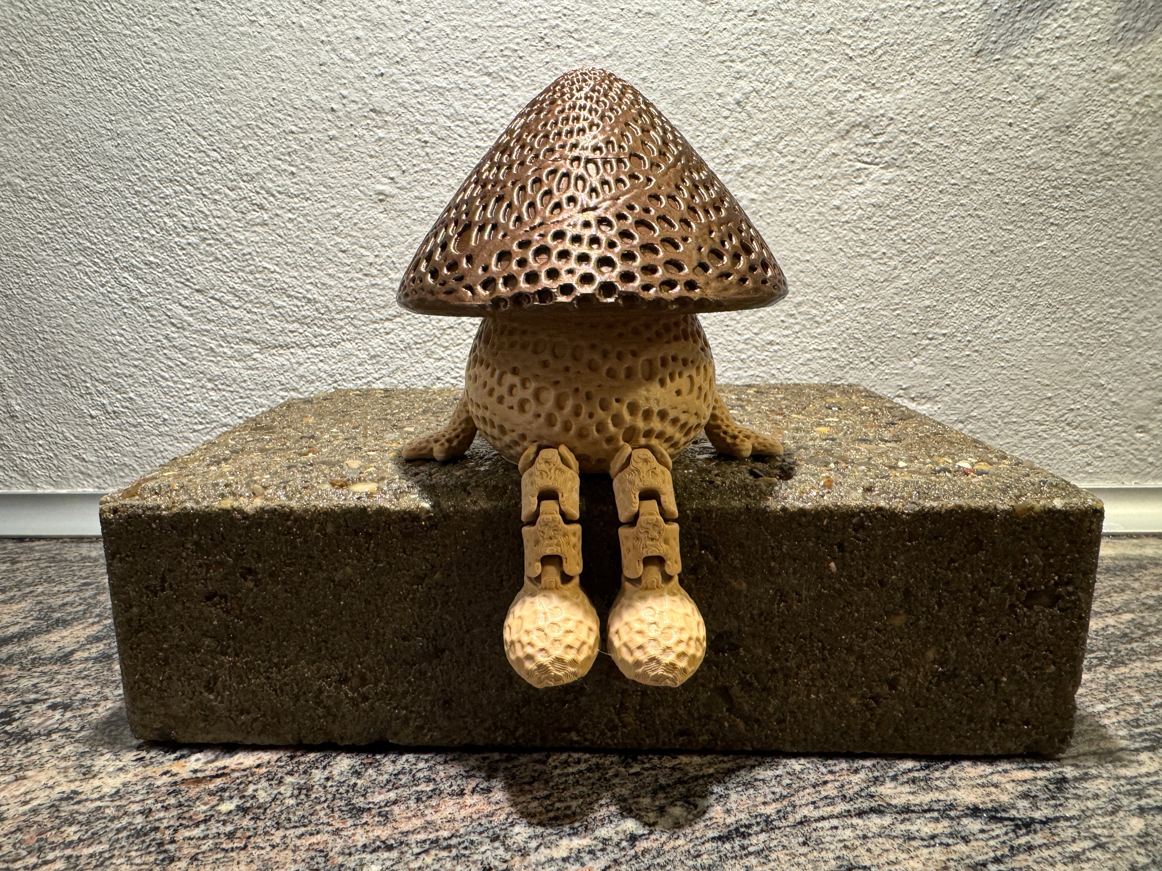 Svampebeholdere med Ben - dekorativ opbevaring og sjov hyldedekoration fra JM Dimensions