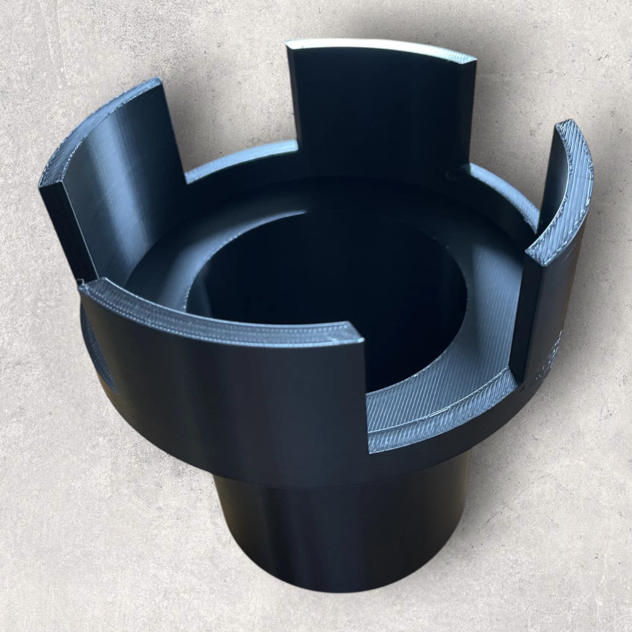 Yeti Rambler kopholder adapter - stabil og sikker løsning til store kopper i bilen fra JM Dimensions