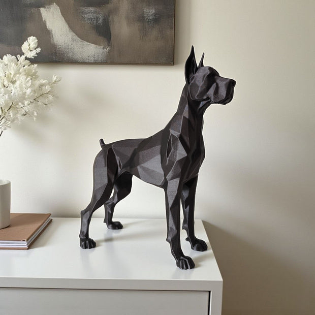 Delta Low-Poly Granddanois - dekorationsfigur til moderne boligindretning fra JM Dimensions