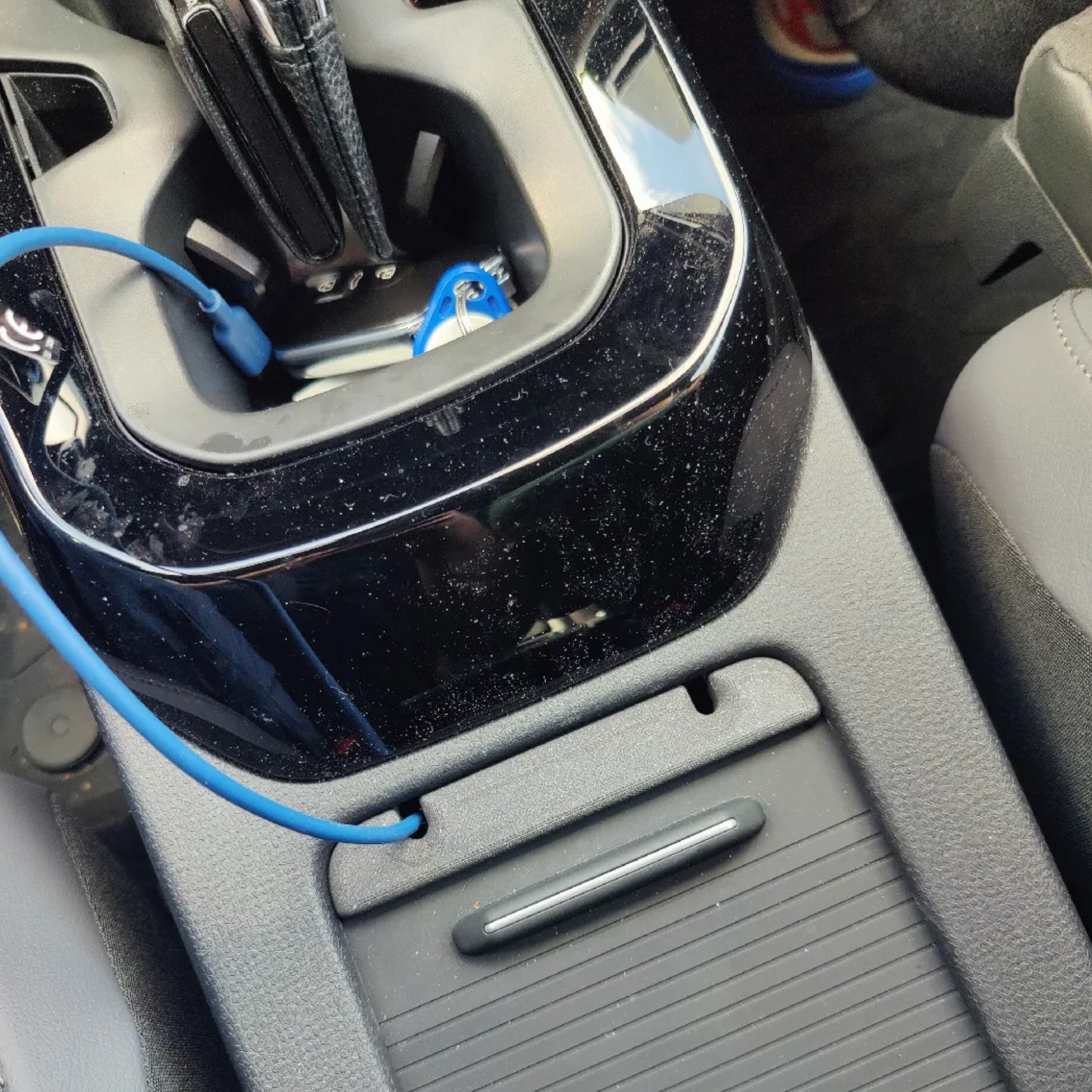 VW ID.4 USB Kabelholder til Midterkonsol