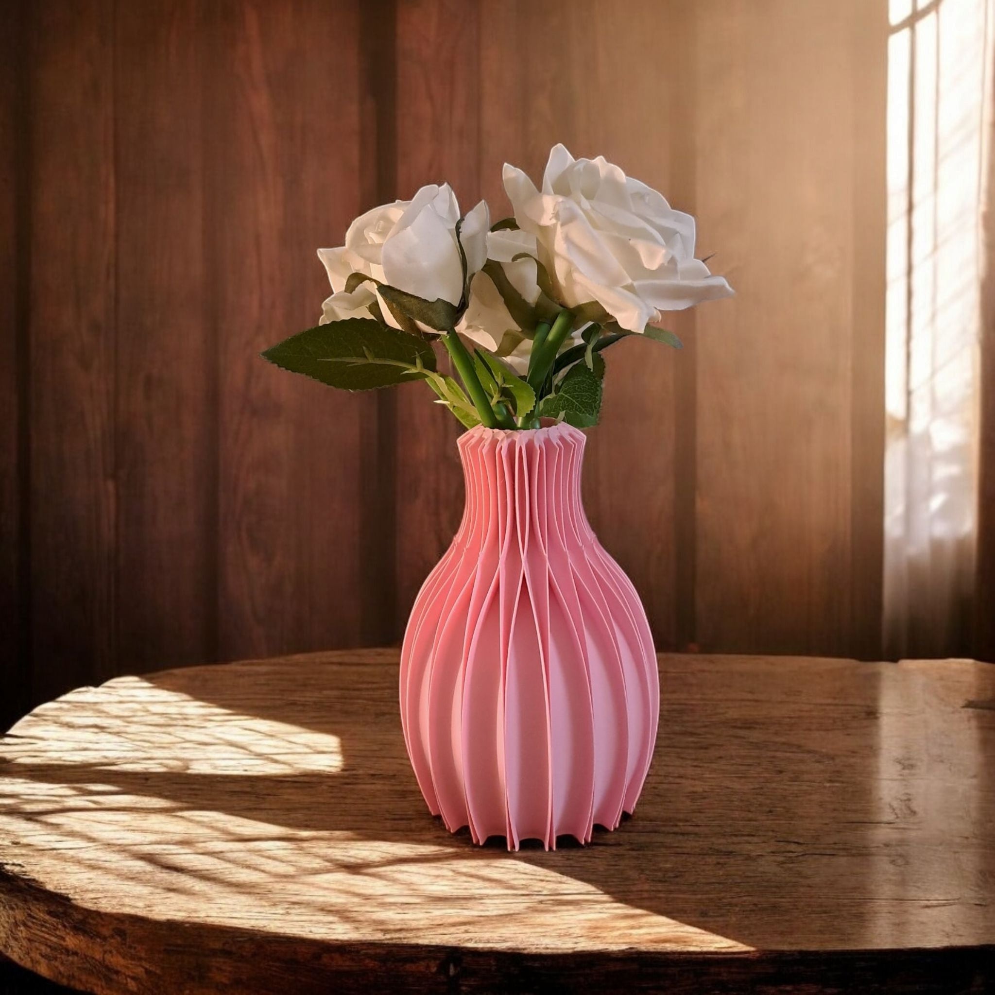 Delta Facetta Vase - geometrisk 3D-printet vase til blomster og borddekoration fra JM Dimensions