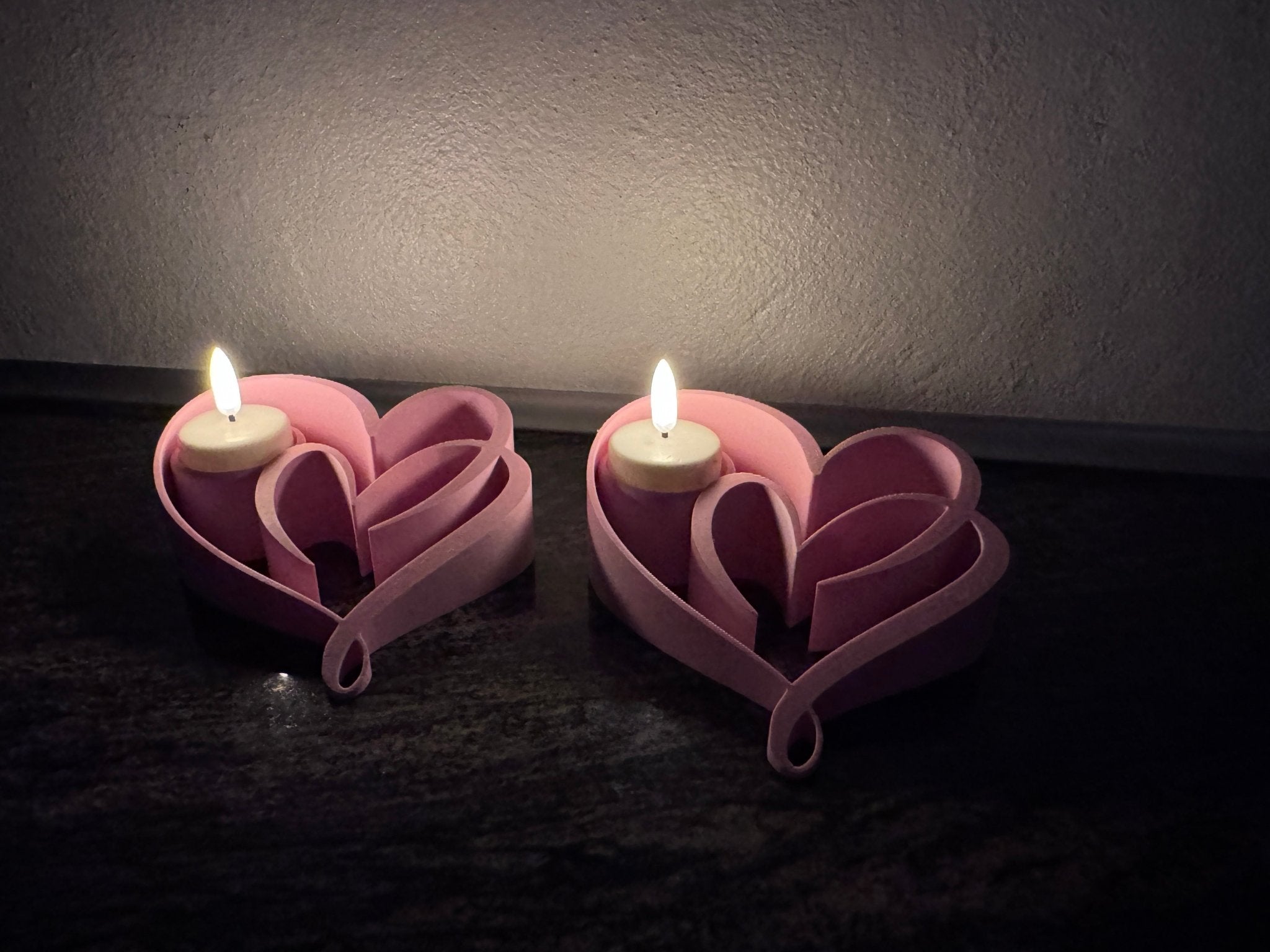 Delta Valentinsdag Fyrfadsstage - Holder til fyrfadslys og romantisk borddekoration fra JM Dimensions
