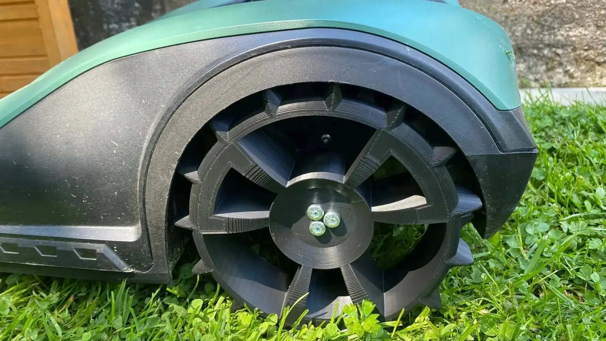 Erstatningshjul / Terrænhjul til Bosch Indego (300-700) – Sæt af 2 - forbedret greb til robotplæneklipper fra JM Dimensions