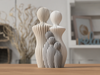 Sabre Familieskulptur med 3 børn - Moderne familiedekoration til hjemmet fra JM Dimensions