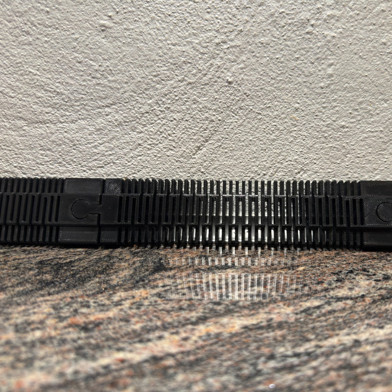 Fleksible Togskinner - fleksibel kabelstyring og ledningsrouting i 3D-printede løsninger til kontor og hjem fra JM Dimensions