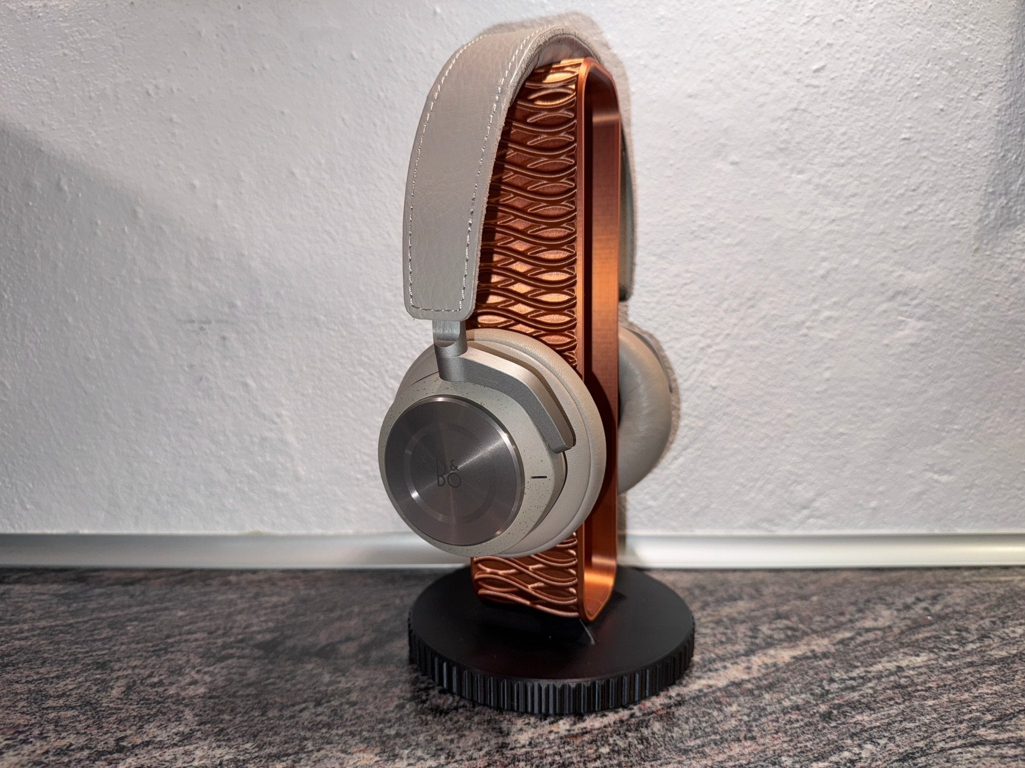 "H3L Lumo Headset Holder - JMDimensions - h3li0"