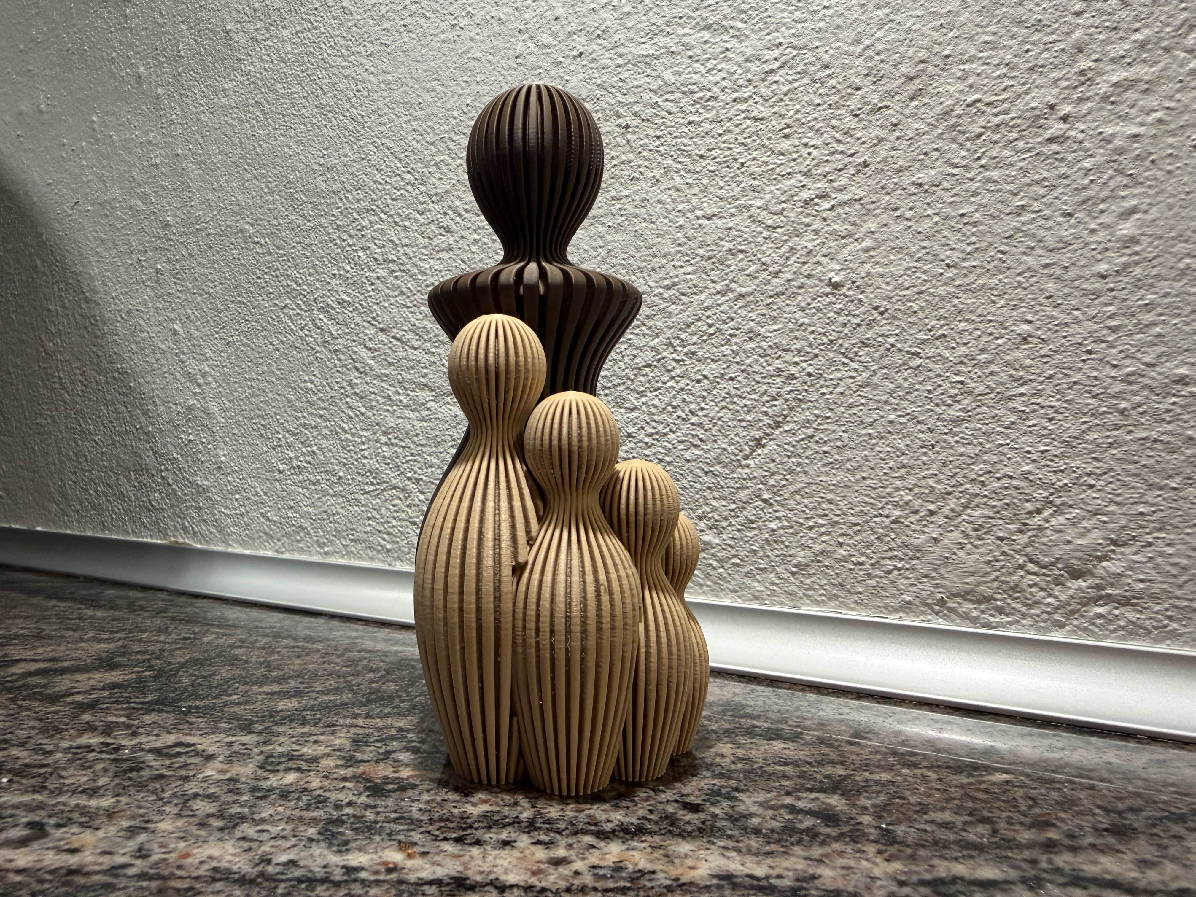 Sabre Familieskulptur med 4 børn