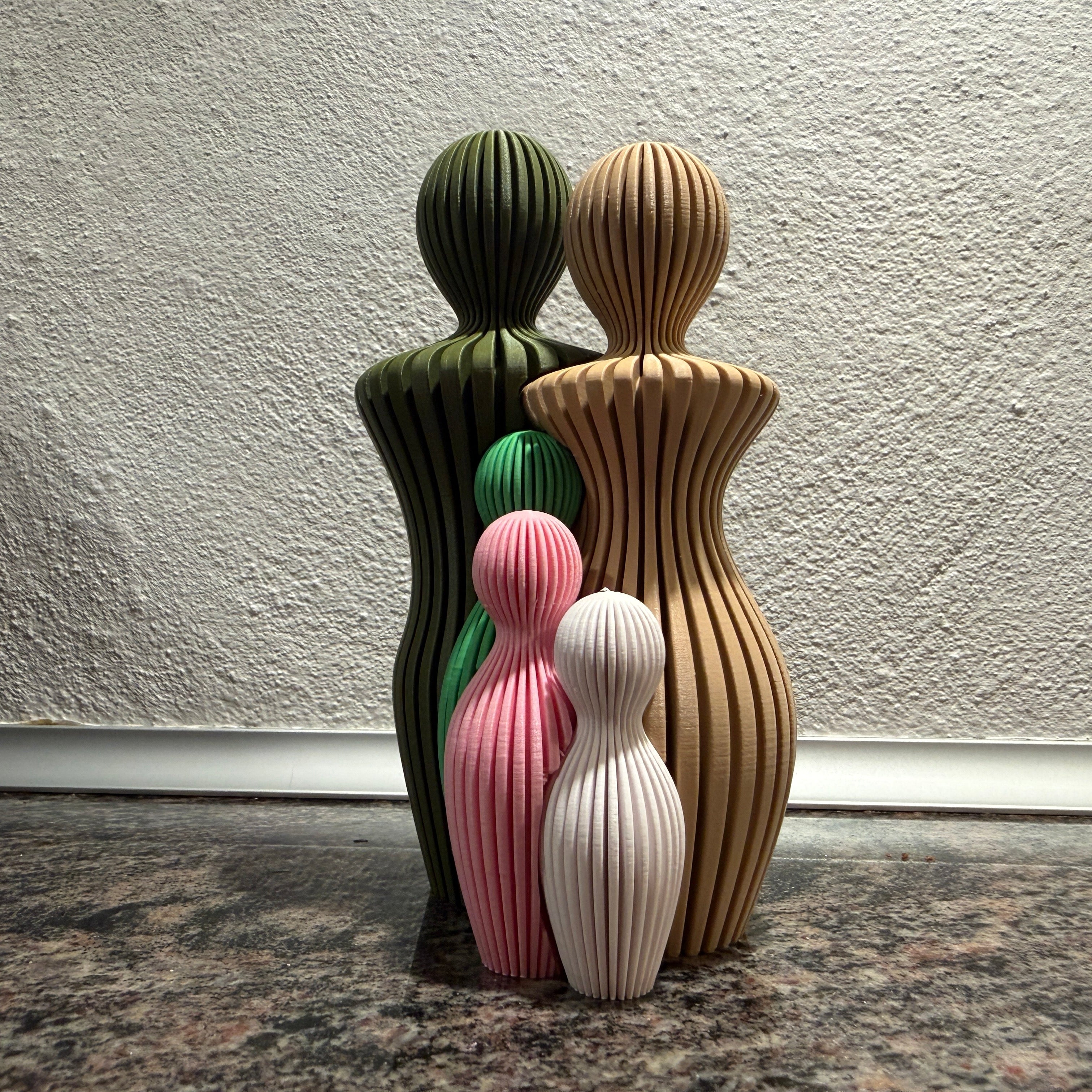 Sabre Familieskulptur med 3 børn