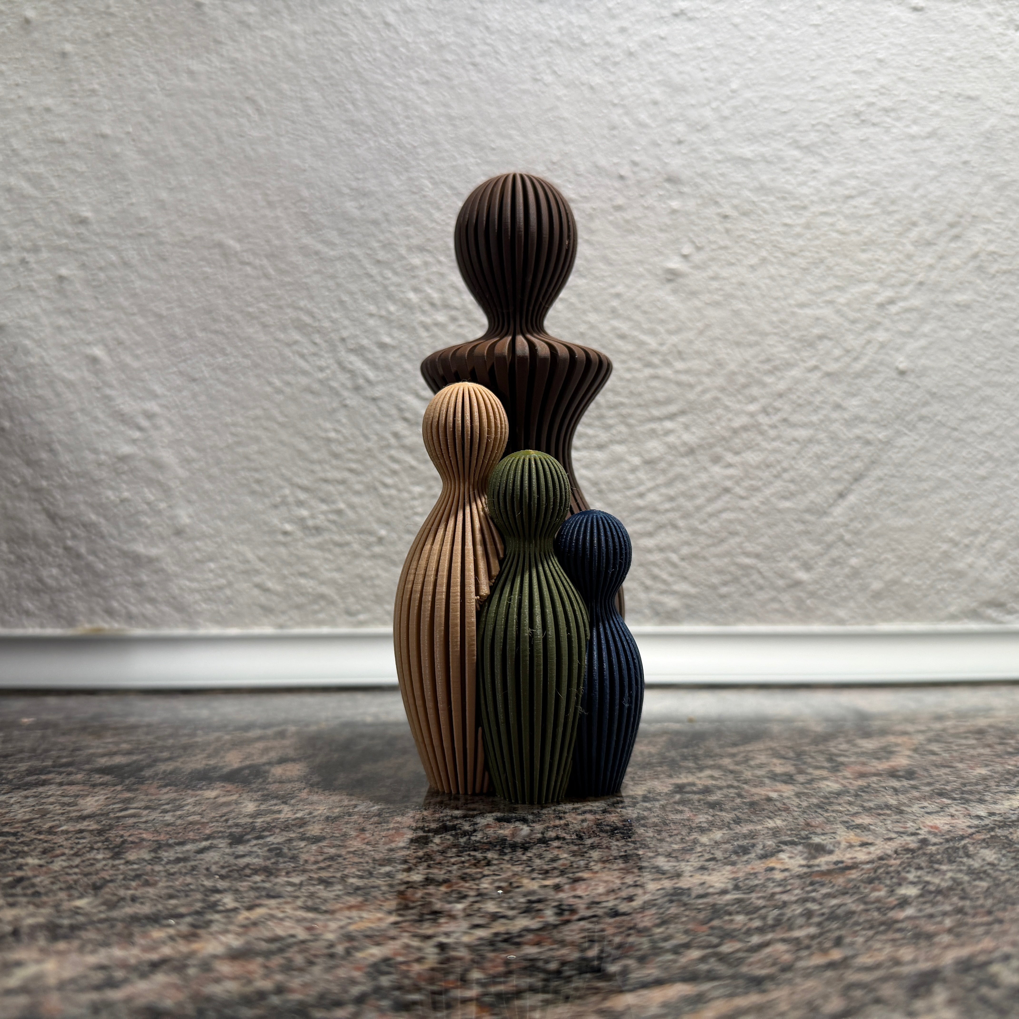 Sabre Mors dag skulptur med 3 børn