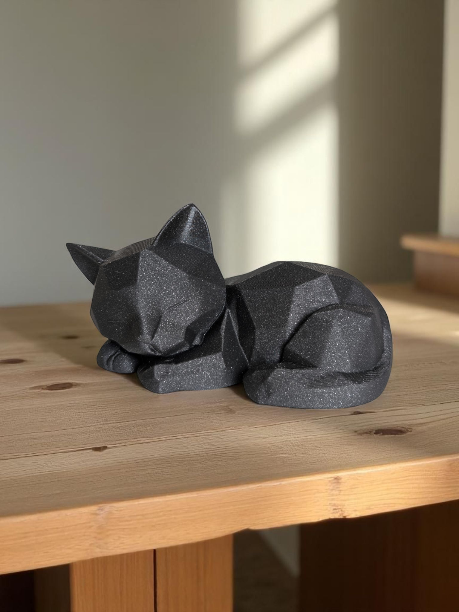 Delta Low-Poly Sovende kat