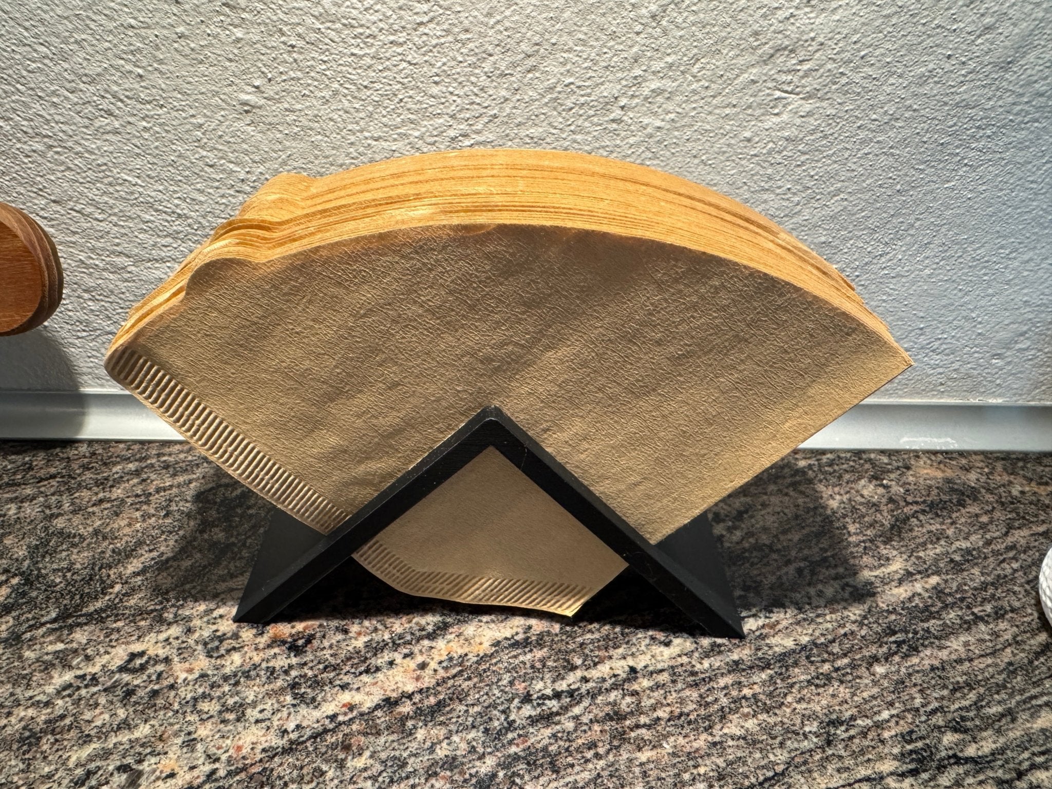 Minimalistisk Kaffefilterholder - stilfuld organisering af kaffefiltre til køkken og kaffehjørne fra JM Dimensions