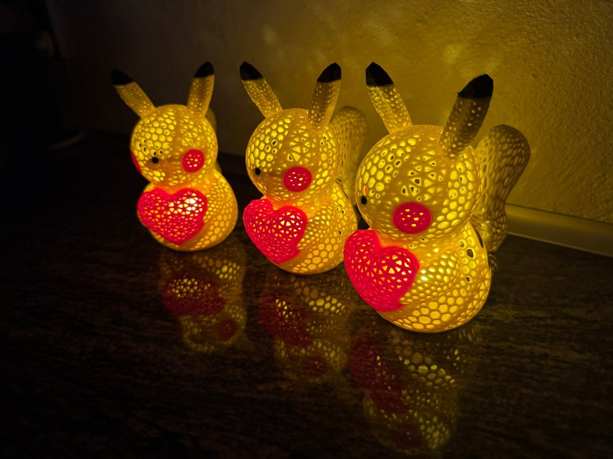 NUKD Pikachu Kærlighedslampe - 3D-printet dekorativ hjerteoplyst lampe til hjemmet fra JM Dimensions