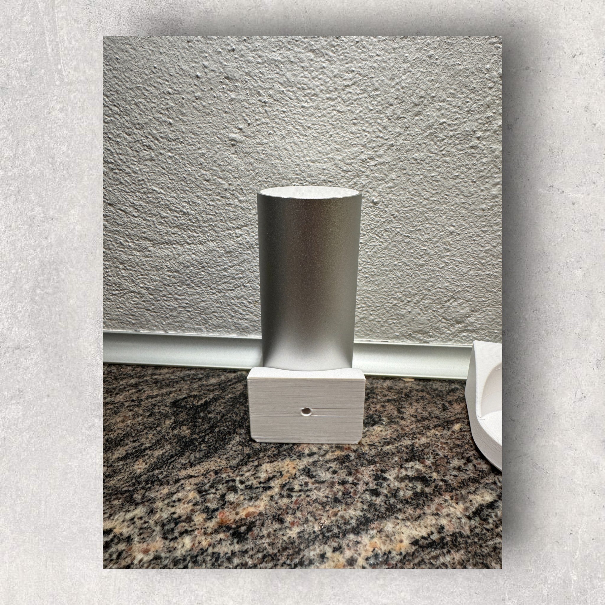 Netatmo Vægholder til Outdoor Modul - sikker og stabil montering til udendørs brug fra JM Dimensions