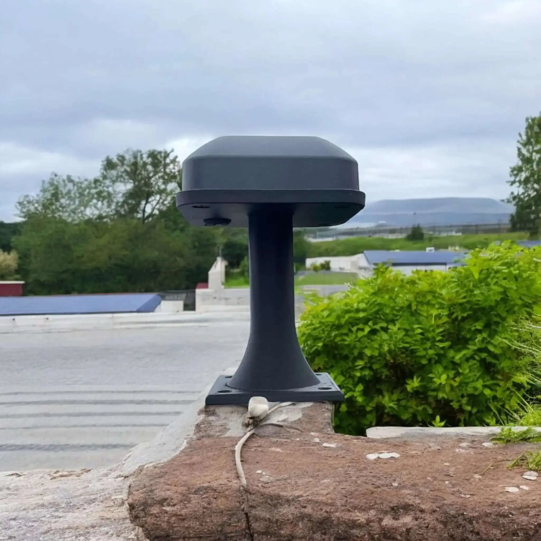 Robust GPS Holder til Segway Navimow i105/i108 - sikker og stabil montering fra JM Dimensions