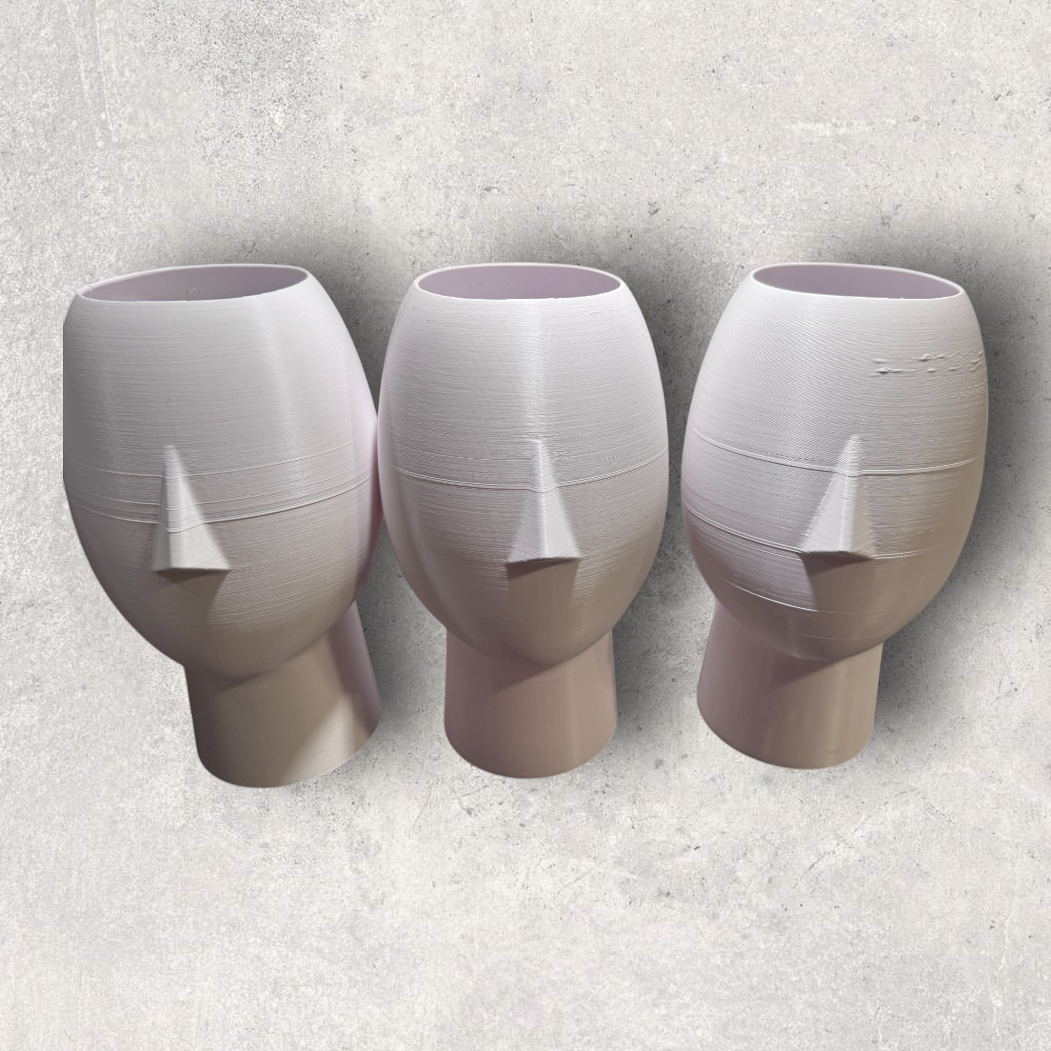 Sabre Ansigtsvase 2 - geometrisk hovedformet plantevase og skrivebordsopbevaring fra JM Dimensions