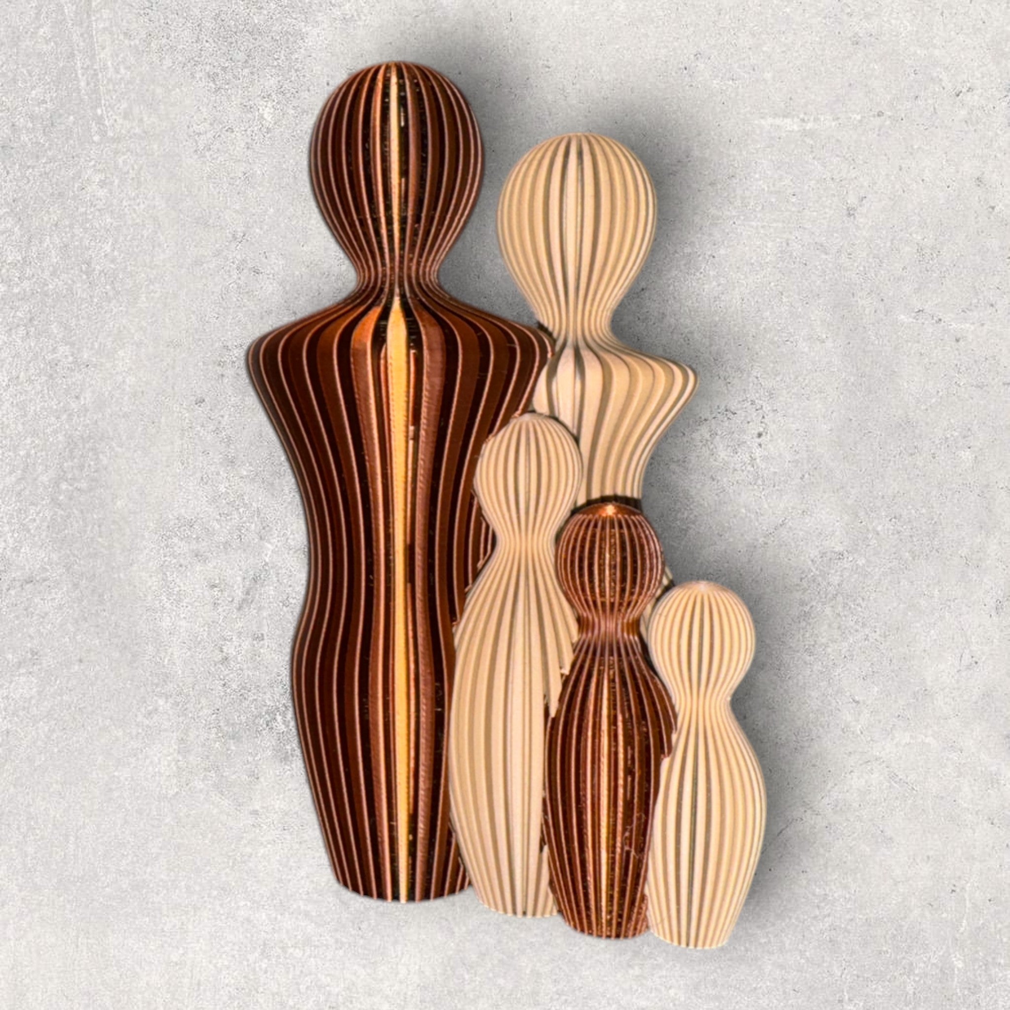 Sabre Familiestatue - moderne familiefigur og symbolsk boligdekoration til hjemmet fra JM Dimensions