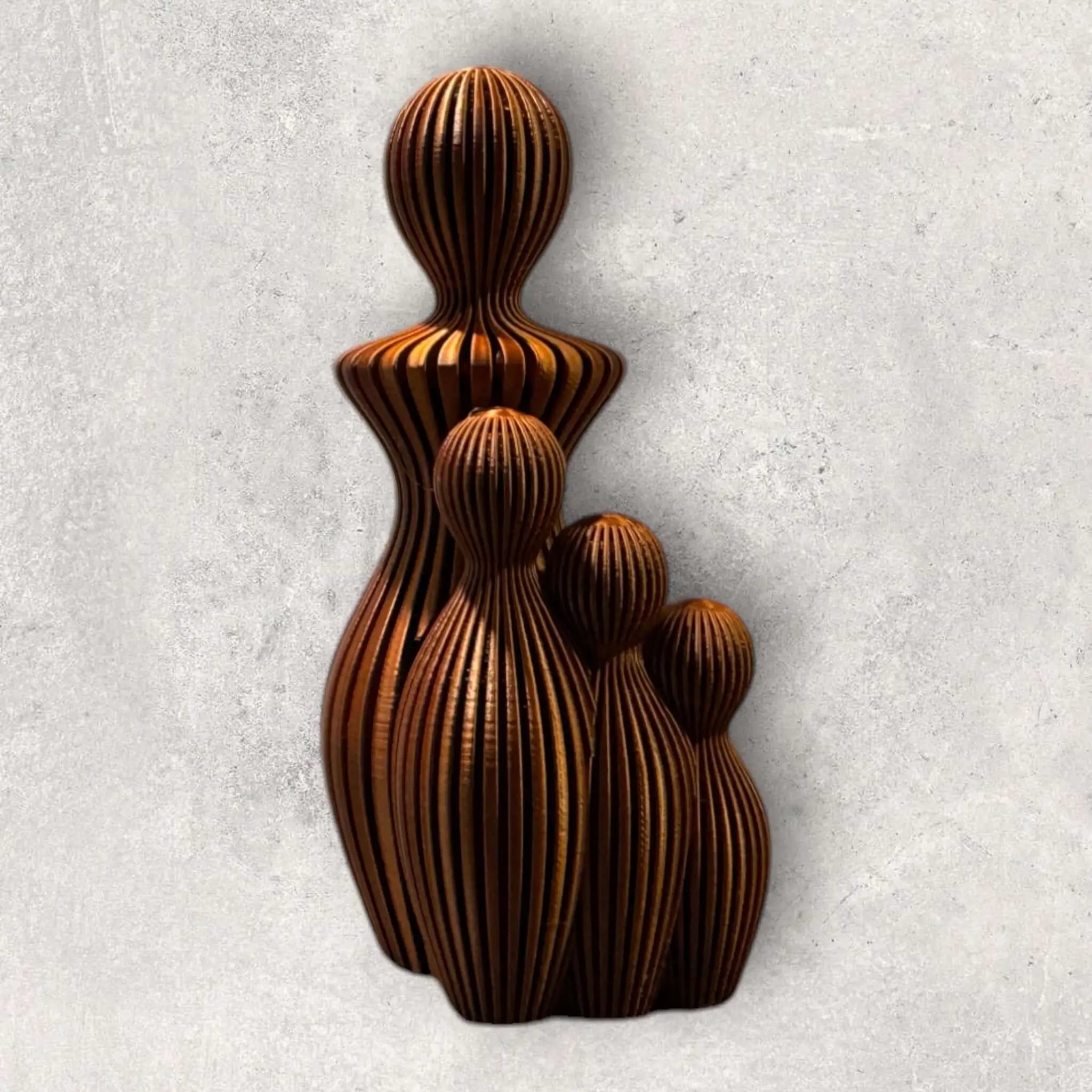 Sabre Forældre Statue - symbolsk mor og barn figur til moderne boligindretning og gaveidé fra JM Dimensions