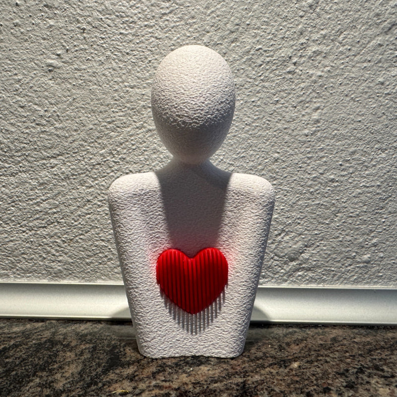 Sabre Hjerterum Figur - Dekorativt kunstværk til bordet eller reolen som pynt fra JM Dimensions