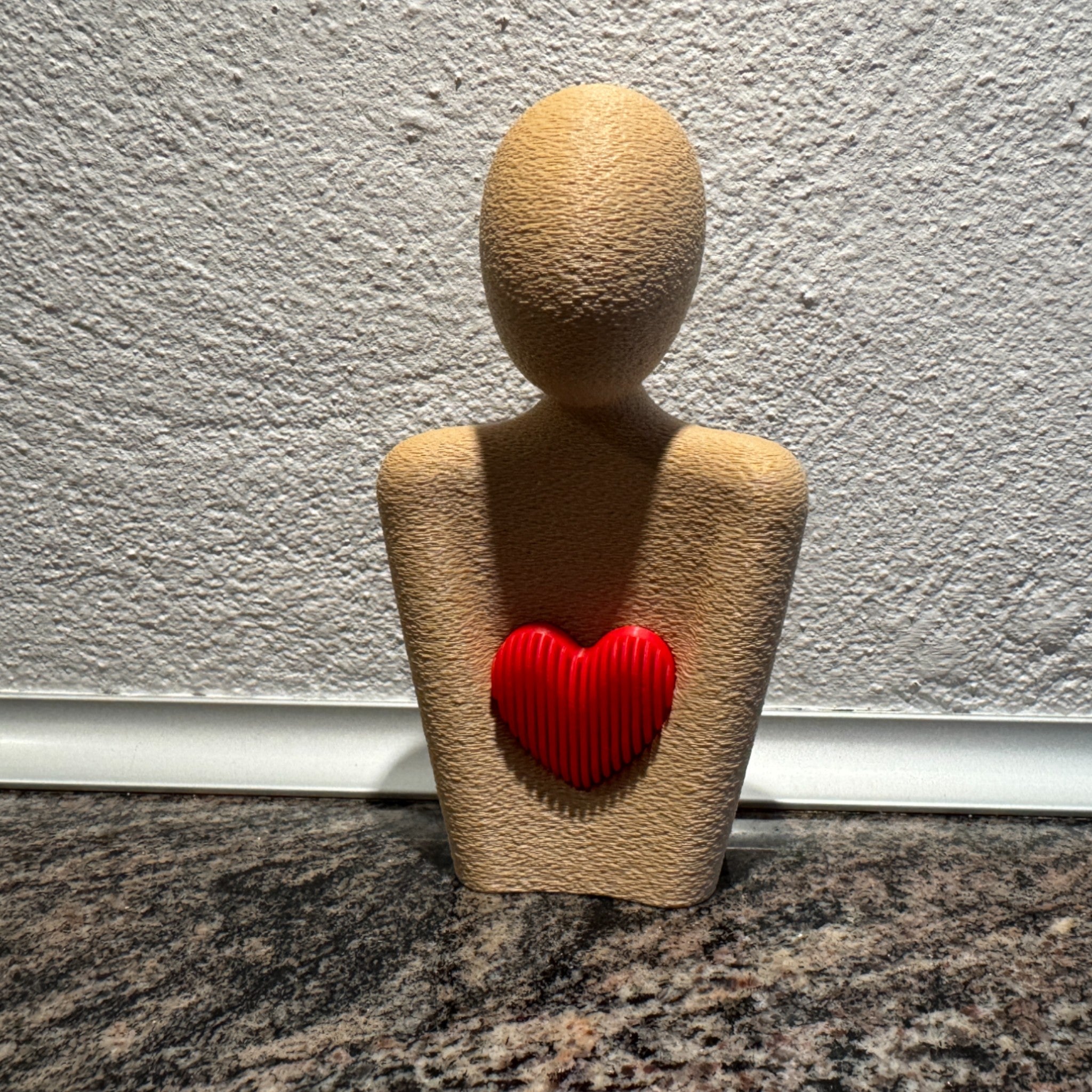 Sabre Hjerterum Figur - minimalistisk borddekoration til hjemmet fra JM Dimensions