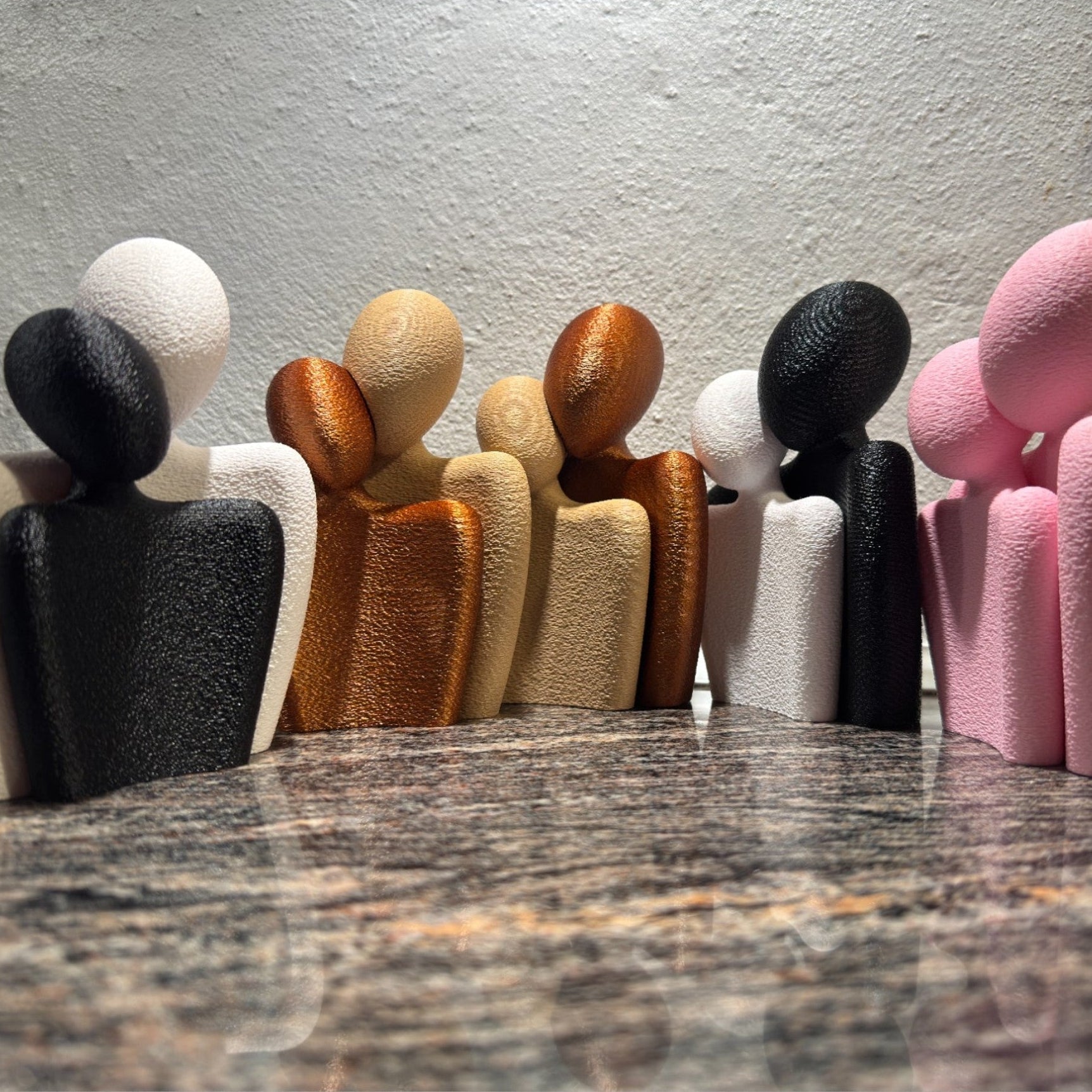 Sabre Romantisk Valentins Statue - Romantisk borddekoration og gaveidé til par fra JM Dimensions