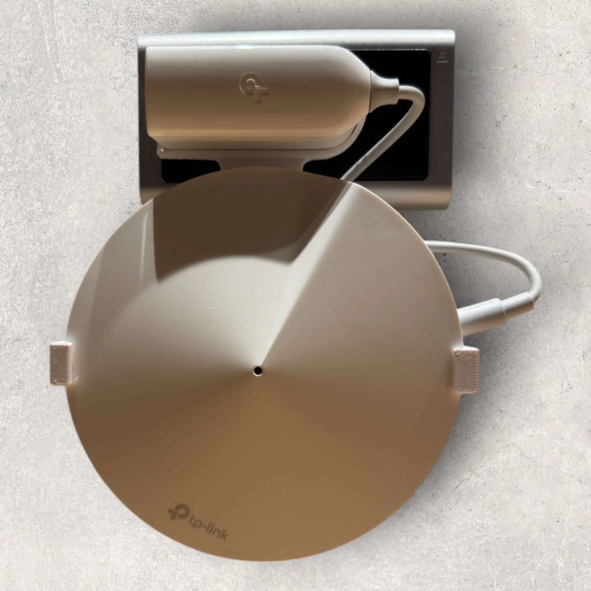 TP-Link Deco M5 Vægholder til Stikkontakt - praktisk og diskret vægmontering fra JM Dimensions