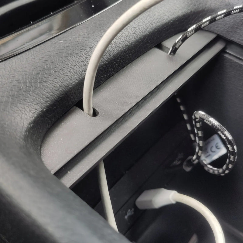 VW ID.3/ID.4 USB Kabelholder til Midterkonsol - Praktisk kabelstyring og nem opladning i midterkonsol fra JM Dimensions