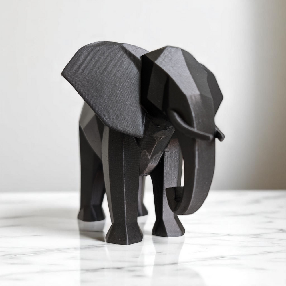 Delta Low-Poly Elefant - dekorativ geometrisk elefantfigur til boligindretning fra JM Dimensions